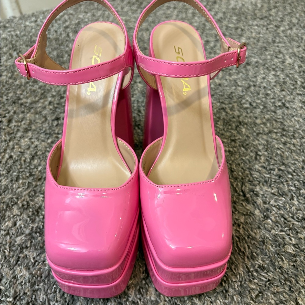 Soda Women's Vibrant Pink Platform Sandals
